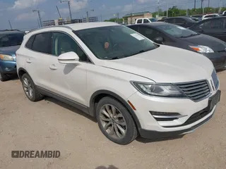 2017 Lincoln MKC Select z VIN 5LMCJ2C91HUL34938, wystawiony jako IAAI lot #42139652 z przebiegiem 116 525 mil mil oraz . Historia ofert i sprzedaży dostępna na DreamBid. Obrazek 1.