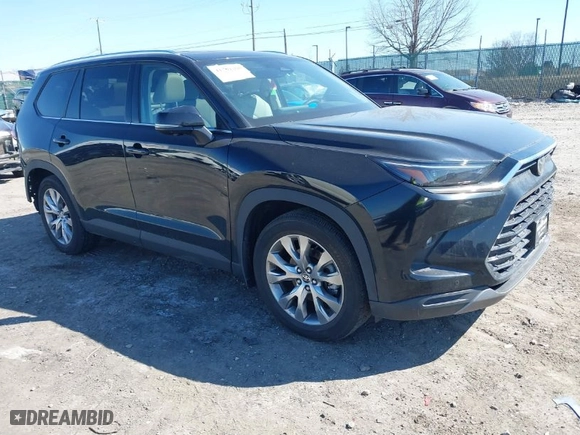 2024 Toyota Grand Highlander XLE with VIN 5TDAAAB56RS043798, listed as a IAAI auction lot 41759260 with 14,562 mi miles. Bid and sale history available at carsss.com. Image 1.