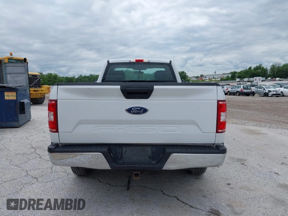 2019 Ford F-150 XL z VIN 1FTMF1C51KKC79270, wystawiony jako IAAI lot #42337543 z przebiegiem 146 916 mil mil oraz . Historia ofert i sprzedaży dostępna na DreamBid. Obrazek 16.
