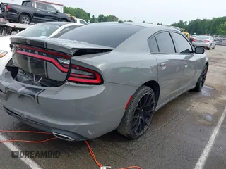 2019 Dodge Charger SXT z VIN 2C3CDXBG8KH643736, wystawiony jako IAAI lot #42274759 z przebiegiem 108 429 mil mil oraz . Historia ofert i sprzedaży dostępna na DreamBid. Obrazek 4.