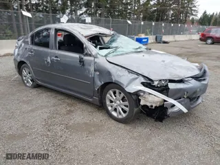 2006 Mazda Mazda3 i with VIN JM1BK12F661448398, listed as a IAAI auction lot 41824772 with 231,117 mi miles. Bid and sale history available at carsss.com. Image 1.