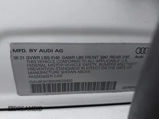 2021 Audi A8 with VIN WAU8DAF80MN025433, listed as a IAAI auction lot 40762726 with 30,690 mi miles. Bid and sale history available at carsss.com. Image 9.