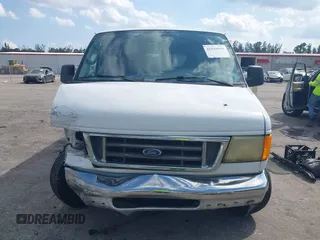 2006 Ford Econoline Passenger XL с VIN 1FBNE31L56HA16176, выставлен на аукционе IAAI как лот 41810908 с пробегом 300 850 миль миль и . История ставок и продаж доступна на DreamBid. Изображение 12.