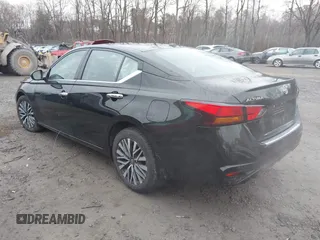 2023 Nissan Altima SV z VIN 1N4BL4DW4PN378184, wystawiony jako IAAI lot #41856287 z przebiegiem 27 750 mil mil oraz . Historia ofert i sprzedaży dostępna na DreamBid. Obrazek 3.