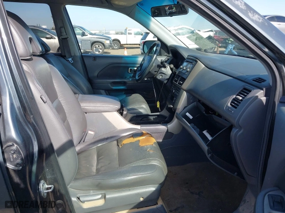 2006 Honda Pilot EX-L with VIN 5FNYF28546B015821, listed as a IAAI auction lot 41529408 with 145,209 mi miles. Bid and sale history available at carsss.com. Image 5.