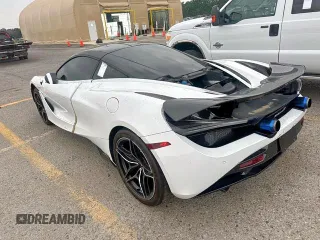 2018 McLaren 720S z VIN SBM14DCAXJW002364, wystawiony jako Copart lot #55175295 z przebiegiem 22 800 mil mil oraz Tytuł czysty. Historia ofert i sprzedaży dostępna na DreamBid. Obrazek 3.