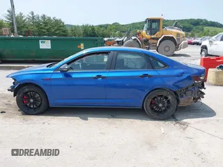 2024 Volkswagen Jetta 40th Anniversary Edition с VIN 3VW8T7BU2RM018753, выставлен на аукционе IAAI как лот 42414449 с пробегом 31 999 миль миль и . История ставок и продаж доступна на DreamBid. Изображение 15.