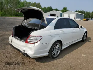 2013 Mercedes-Benz C 300 Sport с VIN WDDGF8AB8DG107330, выставлен на аукционе Copart как лот 58157995 с пробегом 102 332 миль миль и Списание • Salvage title. История ставок и продаж доступна на DreamBid. Изображение 3.