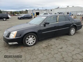 2010 Cadillac DTS 1SA z VIN 1G6KA5EY7AU116648, wystawiony jako Copart lot #46746415 z przebiegiem 140 466 mil mil oraz Szkoda całkowita • Salvage title. Historia ofert i sprzedaży dostępna na DreamBid. Obrazek 1.