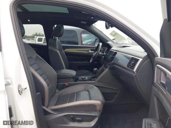 2020 Volkswagen Atlas Cross Sport 3.6L V6 SEL Premium R-Line with VIN 1V2TE2CA3LC220023, listed as a IAAI auction lot 41666475 with 88,083 mi miles. Bid and sale history available at carsss.com. Image 5.