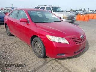 2007 Toyota Camry CE z VIN 4T1BE46K37U136180, wystawiony jako IAAI lot #40791488 z przebiegiem 185 848 mil mil oraz . Historia ofert i sprzedaży dostępna na DreamBid. Obrazek 1.