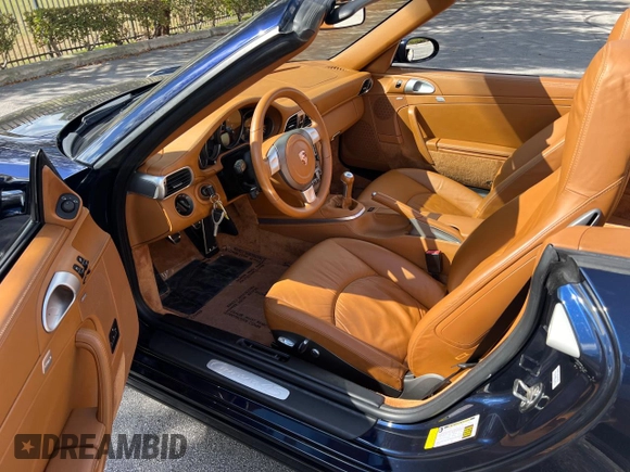 2008 Porsche 911 Carrera S z VIN WP0CB29998S776213, wystawiony jako Copart lot #47441045 z przebiegiem 30 000 mil mil oraz Nie do naprawy • Non repairable. Historia ofert i sprzedaży dostępna na DreamBid. Obrazek 9.