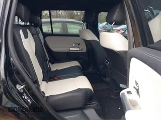 2023 Mercedes-Benz GLB 250 z VIN W1N4M4GB4PW293910, wystawiony jako IAAI lot #41489864 z przebiegiem 18 714 mil mil oraz . Historia ofert i sprzedaży dostępna na DreamBid. Obrazek 8.