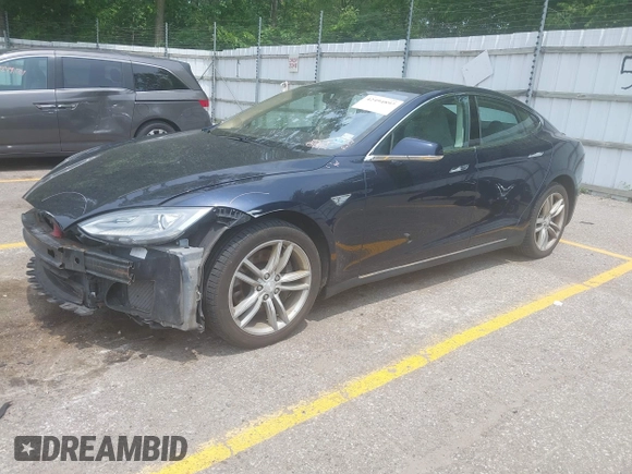 2013 Tesla Model S Performance z VIN 5YJSA1CP1DFP21827, wystawiony jako IAAI lot #42494897 z przebiegiem 148 150 mil mil oraz . Historia ofert i sprzedaży dostępna na DreamBid. Obrazek 20.