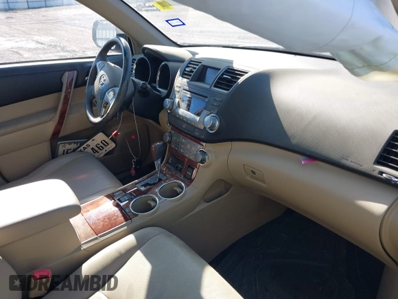 2012 Toyota Highlander Limited with VIN 5TDDK3EH2CS095433, listed as a IAAI auction lot 41833700 with 118,446 mi miles. Bid and sale history available at carsss.com. Image 5.