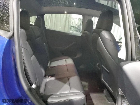 2024 Tesla Model Y Long Range with VIN 7SAYGDEE6RF203020, listed as a Copart auction lot 83865764 with 861 mi miles and Salvage Title. Bid and sale history available at carsss.com. Image 10.