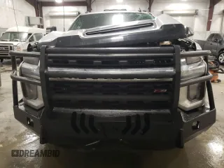 2020 Chevrolet Silverado 3500HD LT with VIN 1GC4YTEY1LF180276, listed as a Copart auction lot 84657674 with 137,071 mi miles and Salvage Title. Bid and sale history available at carsss.com. Image 5.