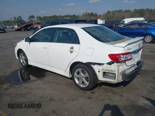 2013 Toyota Corolla L z VIN 5YFBU4EE9DP194743, wystawiony jako IAAI lot #41778458 z przebiegiem 148 767 mil mil oraz . Historia ofert i sprzedaży dostępna na DreamBid. Obrazek 3.