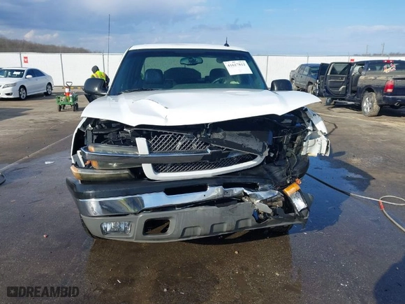 2004 Chevrolet Silverado 1500 Crew Cab LT with VIN 2GCEK13T541343313, listed as a IAAI auction lot 41617812 with 189,916 mi miles. Bid and sale history available at carsss.com. Image 12.