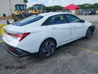 2025 Hyundai Elantra SEL Convenience with VIN KMHLS4DG8SU926062, listed as a IAAI auction lot 42098106 with 7,127 mi miles and . Bid and sale history available at DreamBid. Image 4.