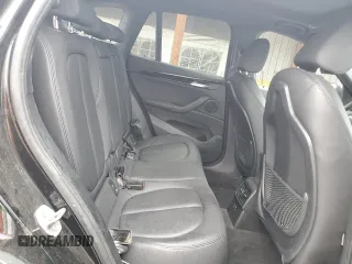 2021 BMW X1 xDrive28i z VIN WBXJG9C06M5T76049, wystawiony jako Copart lot #51816115 z przebiegiem 59 656 mil mil oraz Szkoda całkowita • Salvage title. Historia ofert i sprzedaży dostępna na DreamBid. Obrazek 11.