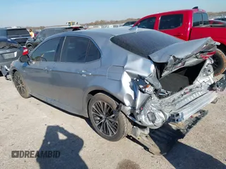 2020 Toyota Camry SE z VIN 4T1M11AK9LU931805, wystawiony jako IAAI lot #40946035 z przebiegiem 82 687 mil mil oraz . Historia ofert i sprzedaży dostępna na DreamBid. Obrazek 3.