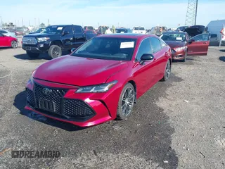 2019 Toyota Avalon XLE with VIN 4T1BZ1FB6KU013498, listed as a IAAI auction lot 42085943 with 61,851 mi miles. Bid and sale history available at carsss.com. Image 2.