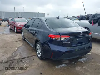 2025 Toyota Corolla LE z VIN 5YFB4MDE2SP242307, wystawiony jako IAAI lot #41869842 z przebiegiem 7079 mil mil oraz . Historia ofert i sprzedaży dostępna na DreamBid. Obrazek 3.