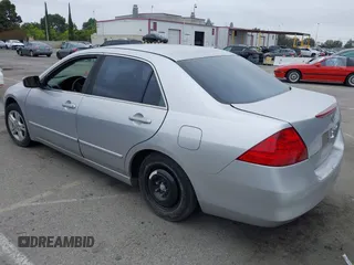 2007 Honda Accord LX SE с VIN JHMCM56387C025171, выставлен на аукционе IAAI как лот 42424780 с пробегом 228 211 миль миль и . История ставок и продаж доступна на DreamBid. Изображение 3.