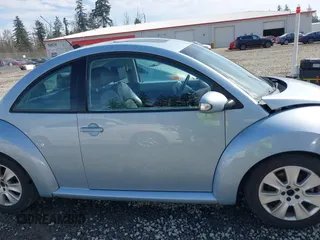 2010 Volkswagen Beetle with VIN 3VWRG3AG4AM016018, listed as a IAAI auction lot 41873044 with 33,263 mi miles and . Bid and sale history available at DreamBid. Image 13.