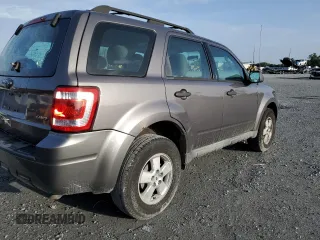 2009 Ford Escape XLS with VIN 1FMCU92749KB94402, listed as a Copart auction lot 60975645 with 171,202 mi miles and Clean title. Bid and sale history available at DreamBid. Image 3.