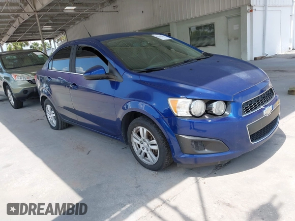 2014 Chevrolet Sonic LT z VIN 1G1JC5SH5E4158757, wystawiony jako IAAI lot #42365251 z przebiegiem 151 346 mil mil oraz . Historia ofert i sprzedaży dostępna na DreamBid. Obrazek 1.