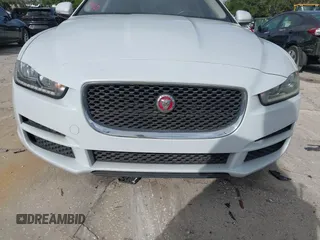 2017 Jaguar XE 25t Prestige z VIN SAJAE4BG5HA951325, wystawiony jako IAAI lot #42460703 z przebiegiem 116 318 mil mil oraz . Historia ofert i sprzedaży dostępna na DreamBid. Obrazek 6.