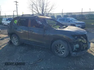 2017 Nissan Rogue SL z VIN JN8AT2MV0HW272347, wystawiony jako IAAI lot #41856136 z przebiegiem Nie podano mil oraz . Historia ofert i sprzedaży dostępna na DreamBid. Obrazek 1.