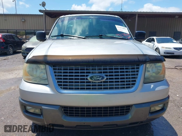 2004 Ford Expedition Special Service z VIN 1FMRU15W84LA30426, wystawiony jako IAAI lot #42375003 z przebiegiem 262 054 mil mil oraz . Historia ofert i sprzedaży dostępna na DreamBid. Obrazek 6.