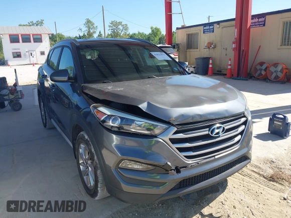 2017 Hyundai Tucson SE with VIN KM8J33A4XHU438510, listed as a IAAI auction lot 42021812 with 117,848 mi miles. Bid and sale history available at carsss.com. Image 1.