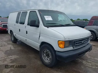 2006 Ford Econoline Cargo z VIN 1FTRE14W46DB03095, wystawiony jako IAAI lot #42367316 z przebiegiem 368 618 mil mil oraz . Historia ofert i sprzedaży dostępna na DreamBid. Obrazek 1.