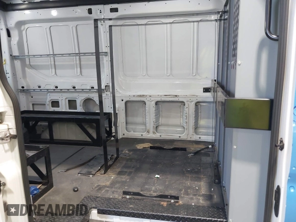 2018 Ford Transit с VIN 1FTYE1CM6JKB42254, выставлен на аукционе IAAI как лот 42615585 с пробегом 109 806 миль миль и . История ставок и продаж доступна на DreamBid. Изображение 8.