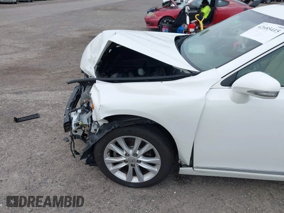 2011 Lexus ES 330 z VIN JTHBK1EG1B2440216, wystawiony jako IAAI lot #42685415 z przebiegiem 133 902 mil mil oraz . Historia ofert i sprzedaży dostępna na DreamBid. Obrazek 19.