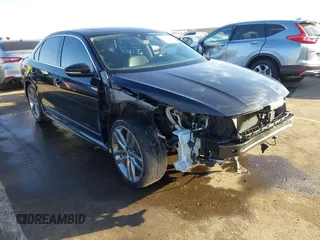 2019 Volkswagen Passat SE R-Line z VIN 1VWMA7A3XKC002952, wystawiony jako IAAI lot #41623641 z przebiegiem 109 347 mil mil oraz . Historia ofert i sprzedaży dostępna na DreamBid. Obrazek 1.