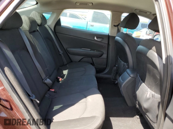 2017 Kia Optima LX z VIN 5XXGT4L33HG155090, wystawiony jako Copart lot #52758275 z przebiegiem 126 596 mil mil oraz Szkoda całkowita • Salvage title. Historia ofert i sprzedaży dostępna na DreamBid. Obrazek 10.