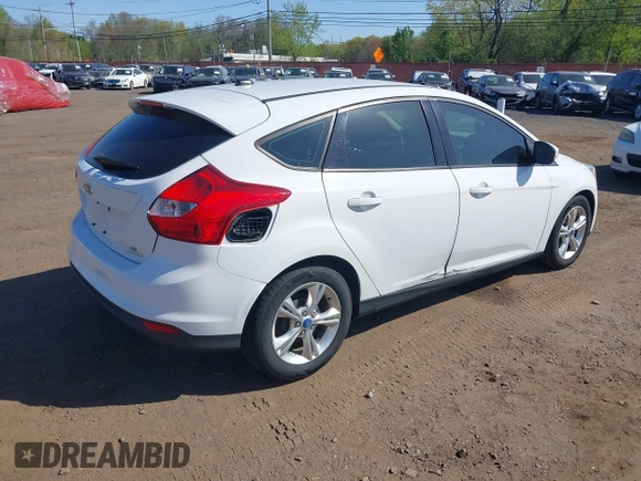 2013 Ford Focus SE with VIN 1FADP3K26DL262144, listed as a IAAI auction lot 42140228 with 107,379 mi miles. Bid and sale history available at carsss.com. Image 4.