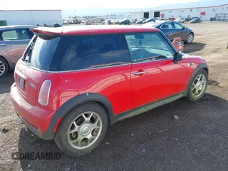 2005 MINI Hardtop S with VIN WMWRE33475TG95480, listed as a IAAI auction lot 42262729 with 148,893 mi miles and . Bid and sale history available at DreamBid. Image 4.