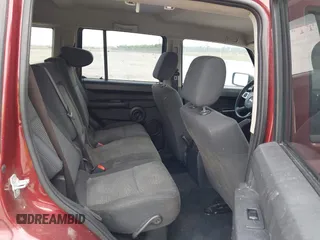 2008 Jeep Commander Sport z VIN 1J8HG48K48C175446, wystawiony jako IAAI lot #42206365 z przebiegiem 199 996 mil mil oraz . Historia ofert i sprzedaży dostępna na DreamBid. Obrazek 8.