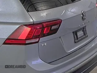 2024 Volkswagen Tiguan SE z VIN 3VV3B7AX5RM084940, wystawiony jako IAAI lot #42731231 z przebiegiem 19 747 mil mil oraz . Historia ofert i sprzedaży dostępna na DreamBid. Obrazek 10.