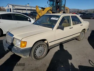1986 Mercedes-Benz 190 with VIN WDBDA24D0GF181761, listed as a Copart auction lot 87775085 with 38,039 mi miles and Clean Title. Bid and sale history available at carsss.com. Image 1.