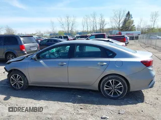 2024 Kia Forte LXS z VIN 3KPF24AD0RE713420, wystawiony jako IAAI lot #42091051 z przebiegiem 36 875 mil mil oraz . Historia ofert i sprzedaży dostępna na DreamBid. Obrazek 14.