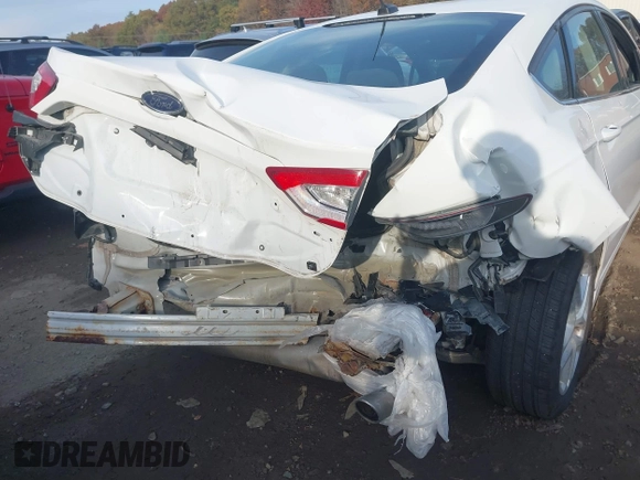 2015 Ford Fusion SE with VIN 3FA6P0H71FR236064, listed as a IAAI auction lot 40731737 with 220,120 mi miles and . Bid and sale history available at carsss.com. Image 6.