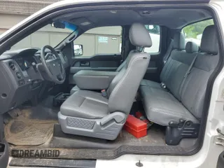 2013 Ford F-150 XL z VIN 1FTEX1EM7DKF27157, wystawiony jako IAAI lot #42786348 z przebiegiem 157 918 mil mil oraz . Historia ofert i sprzedaży dostępna na DreamBid. Obrazek 29.