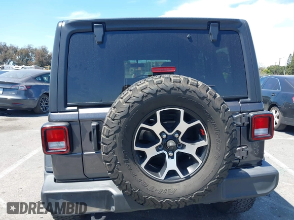 2020 Jeep Wrangler Unlimited Freedom z VIN 1C4HJXDG8LW338702, wystawiony jako IAAI lot #42006692 z przebiegiem 48 389 mil mil oraz . Historia ofert i sprzedaży dostępna na DreamBid. Obrazek 16.